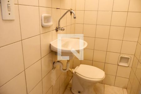 Casa à venda com 200m², 3 quartos e 1 vaga Casa à venda com 200m², 3 quartos e 1 vagaBanheiro