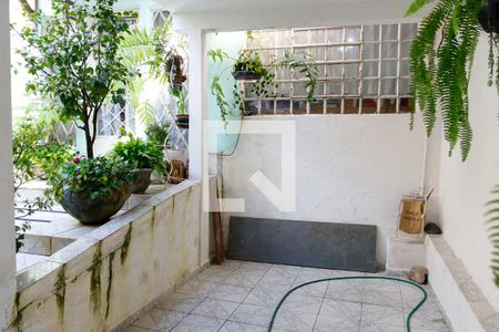 Casa à venda com 200m², 3 quartos e 1 vaga Casa à venda com 200m², 3 quartos e 1 vagaGaragem