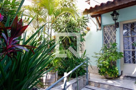 Casa à venda com 200m², 3 quartos e 1 vaga Casa à venda com 200m², 3 quartos e 1 vagaQuintal