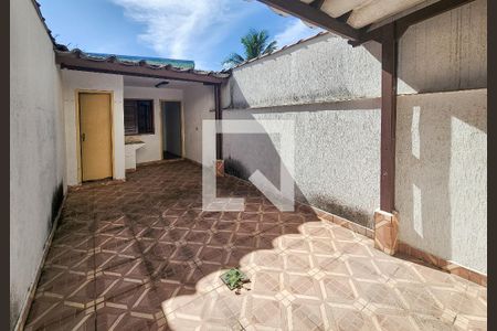 Casa à venda com 107m², 2 quartos e 1 vagaÁrea de Serviço