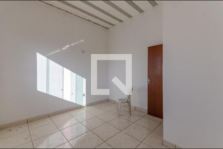 Quarto 1 de casa para alugar com 3 quartos, 90m² em Jaqueline, Belo Horizonte
