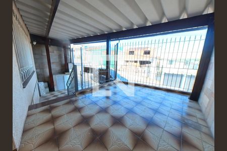 Casa à venda com 200m², 3 quartos e 1 vaga Casa à venda com 200m², 3 quartos e 1 vagaQuintal