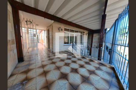 Casa à venda com 200m², 3 quartos e 1 vaga Casa à venda com 200m², 3 quartos e 1 vagaQuintal