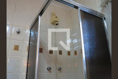 Casa à venda com 200m², 3 quartos e 1 vagaBanheiro Quarto dos Fundos - Box