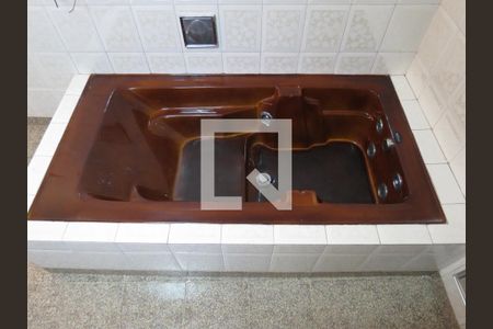 Casa à venda com 200m², 3 quartos e 1 vagaBanheiro Quarto dos Fundos - Banheira