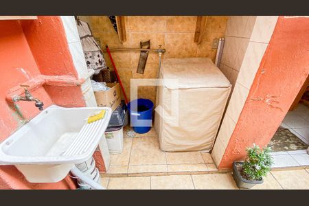 Casa à venda com 195m², 3 quartos e 2 vagas Casa à venda com 195m², 3 quartos e 2 vagasCorredor - Area de Serviço