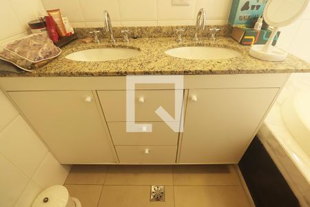 Apartamento à venda com 163m², 3 quartos e 2 vagasSuíte - Banheiro do Quarto 1