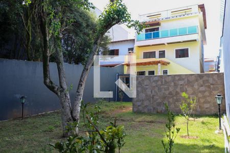 Casa à venda com 480m², 3 quartos e 7 vagasQuintal