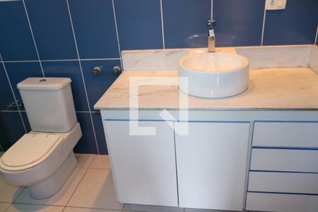 Casa à venda com 480m², 3 quartos e 7 vagasBanheiro da Suíte 3