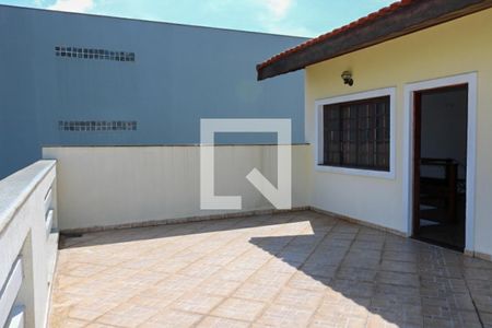 Casa à venda com 480m², 3 quartos e 7 vagasSacada 3º Piso - Fundos