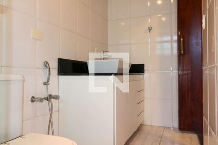 Casa à venda com 480m², 3 quartos e 7 vagasBanheiro da Suíte 2