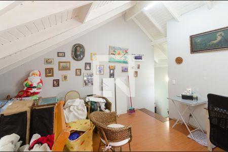 Casa à venda com 232m², 3 quartos e 3 vagasSótão