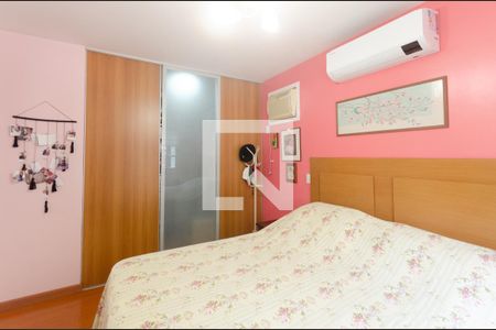 Casa à venda com 232m², 3 quartos e 3 vagasQuarto 2 Suíte