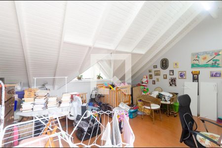 Casa à venda com 232m², 3 quartos e 3 vagasSótão