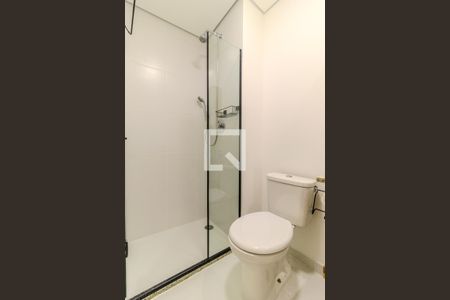 Banheiro de kitnet/studio para alugar com 1 quarto, 21m² em Santa Efigênia, São Paulo