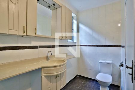 Casa à venda com 110m², 3 quartos e sem vaga Casa à venda com 110m², 3 quartos e sem vagaBanheiro