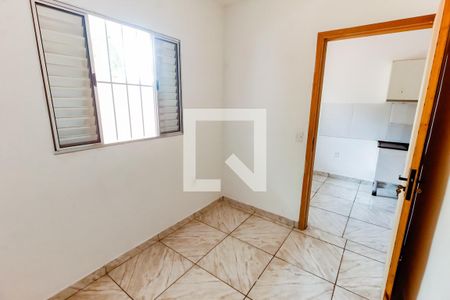 Quarto 2 de casa para alugar com 2 quartos, 50m² em Parque Pinheiros, Taboão da Serra