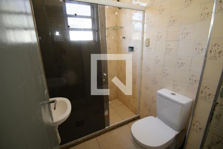 Banheiro de apartamento para alugar com 3 quartos, 50m² em Penha Circular, Rio de Janeiro