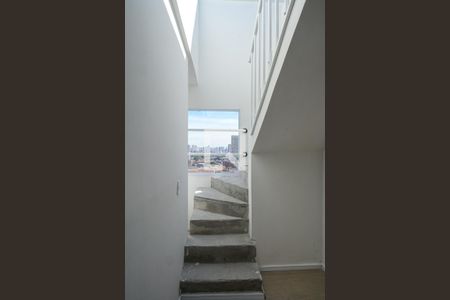 Apartamento à venda com 80m², 1 quarto e sem vagaEscada