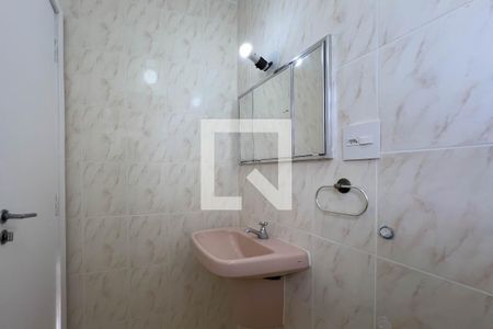 Banheiro de kitnet/studio para alugar com 1 quarto, 30m² em Aclimação, São Paulo