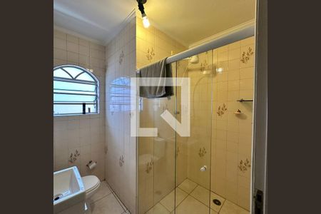 Casa à venda com 166m², 3 quartos e 3 vagasBanheiro