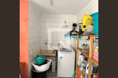 Casa à venda com 166m², 3 quartos e 3 vagasLavanderia