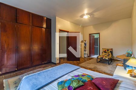 Casa à venda com 270m², 3 quartos e 5 vagasSuíte