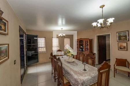 Casa à venda com 278m², 4 quartos e 4 vagas Casa à venda com 278m², 4 quartos e 4 vagasSala de Jantar