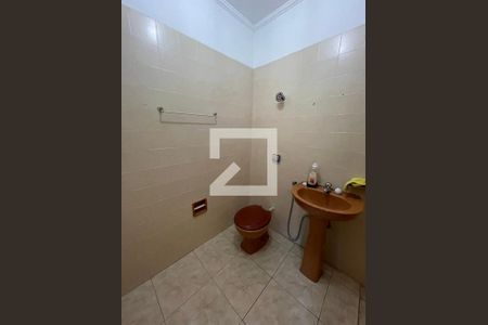 Casa à venda com 130m², 4 quartos e 3 vagasBanheiro da Suíte 2