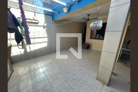 Casa à venda com 130m², 4 quartos e 3 vagasQuintal