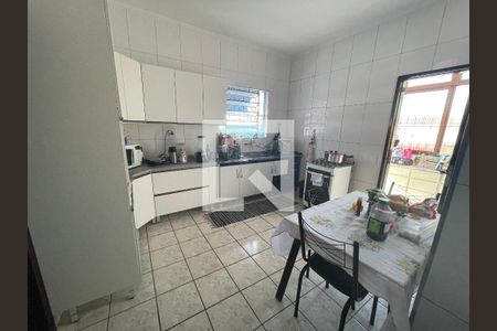 Casa à venda com 130m², 4 quartos e 3 vagasCozinha
