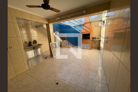 Casa à venda com 130m², 4 quartos e 3 vagasQuintal