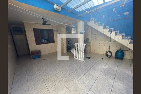 Casa à venda com 130m², 4 quartos e 3 vagasQuintal