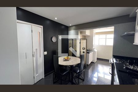 Apartamento para alugar com 106m², 2 quartos e 2 vagas Apartamento para alugar com 106m², 2 quartos e 2 vagasCozinha