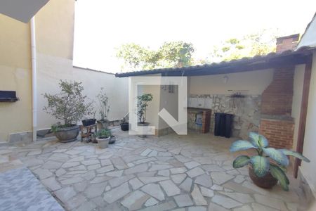 Casa de condomínio à venda com 230m², 3 quartos e 2 vagasArea Externa