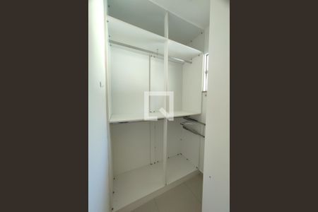 Casa de condomínio à venda com 230m², 3 quartos e 2 vagasCloset da Suite 1