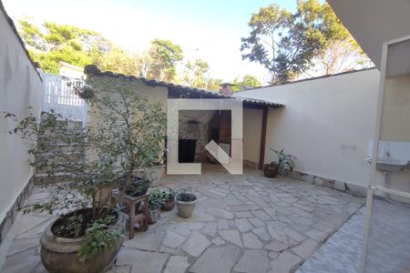 Casa de condomínio à venda com 230m², 3 quartos e 2 vagasArea Externa