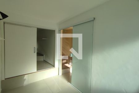 Casa de condomínio à venda com 230m², 3 quartos e 2 vagasEscritório