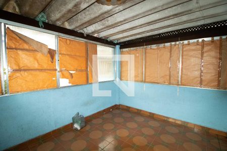 Casa à venda com 320m², 2 quartos e 2 vagas Casa à venda com 320m², 2 quartos e 2 vagasVaranda