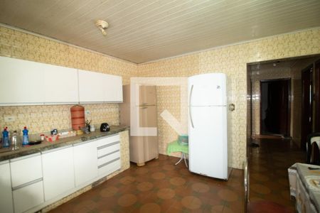 Casa à venda com 320m², 2 quartos e 2 vagas Casa à venda com 320m², 2 quartos e 2 vagasCozinha