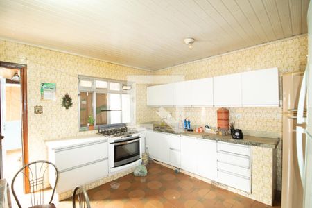 Casa à venda com 320m², 2 quartos e 2 vagas Casa à venda com 320m², 2 quartos e 2 vagasCozinha