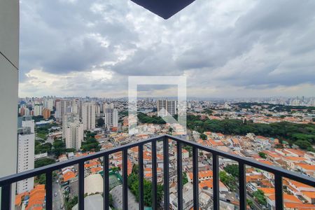 varanda vista de apartamento para alugar com 2 quartos, 52m² em Vila Firmiano Pinto, São Paulo