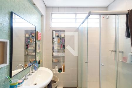 Casa à venda com 180m², 4 quartos e 2 vagasBanheiro