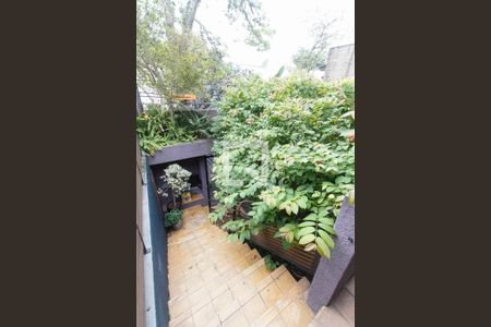 Casa à venda com 180m², 4 quartos e 2 vagasEntrada