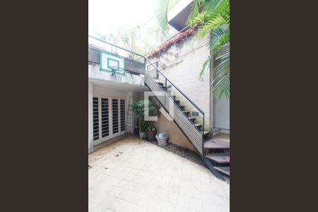 Casa à venda com 180m², 4 quartos e 2 vagasPátio