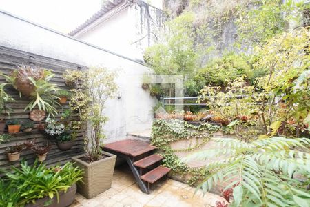 Casa à venda com 180m², 4 quartos e 2 vagasTerraço