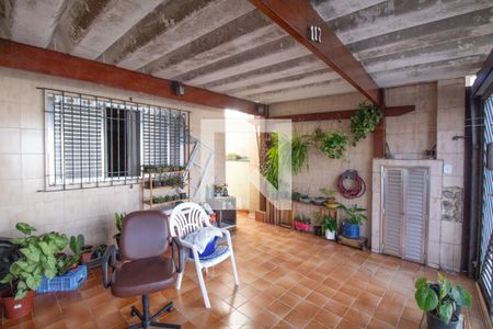 Casa à venda com 110m², 2 quartos e 2 vagas Casa à venda com 110m², 2 quartos e 2 vagasAmpla garagem