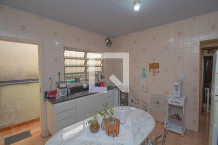 Casa à venda com 110m², 2 quartos e 2 vagas Casa à venda com 110m², 2 quartos e 2 vagasCozinha