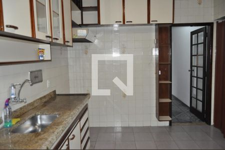 Casa para alugar com 3 quartos, 250m² em Del Castilho, Rio de Janeiro