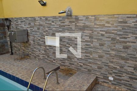 Casa à venda com 160m², 3 quartos e 3 vagas Casa à venda com 160m², 3 quartos e 3 vagasChuveiro da Piscina